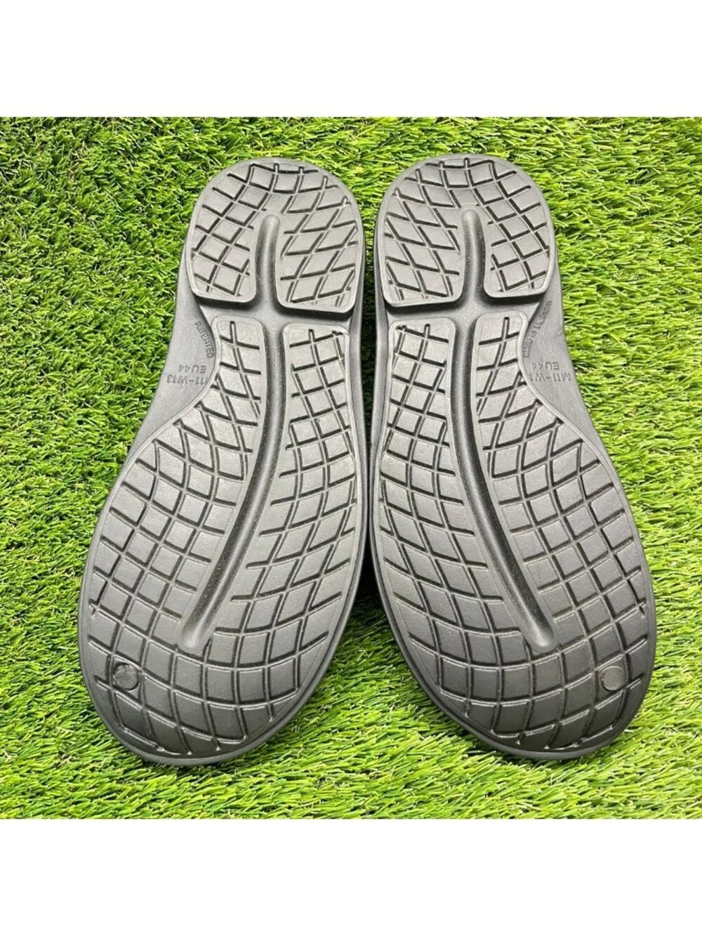 OOFOS OOcloog Clog Mens Size 11 Black Beach Outdoor Slip On Recovery Sandals